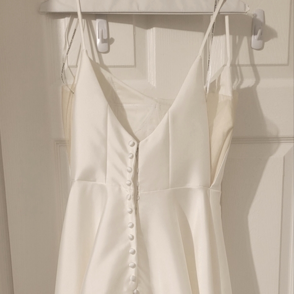 Wedding Dress - Picture 2 of 4